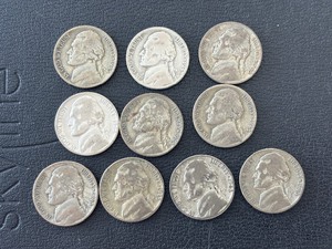 lot 31 image: Silver War Nickels