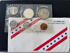 lot 51 image: 1984 Mint Set