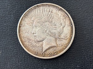lot 76 image: 1922-D Peace Dollar