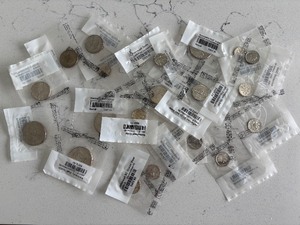 lot 138 image: Uncirculated Coins