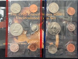 lot 155 image: 1995 P & D Mint Set