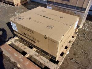 lot 25 image: 1- GE 15CW RV Air Conditioner (NEW)