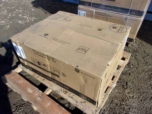 lot 36 image: 1- GE 13CW RV Air Conditioner (NEW)