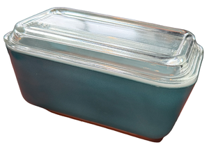 lot 34 image: Vintage Primary Blue Refrigerator Dish with Ribbed Lid