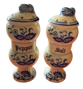 lot 53 image: Blue Onion Vintage Salt & Pepper Shakers