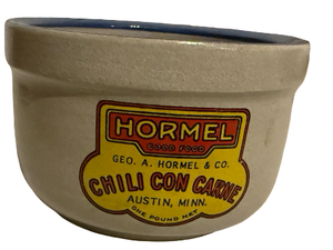 lot 81 image: Hormel & Co Chili Con Carne Red Wing Pottery Dish