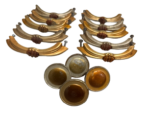 lot 84 image: Art Deco Drawer Pulls & Knobs