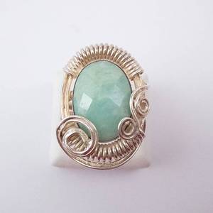Sterling Silver Ring - Green Stone. Size 9.