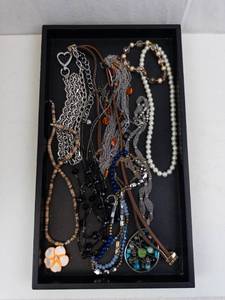 Assorted Necklaces & Beads - Pearl Strand & Flower Pendant