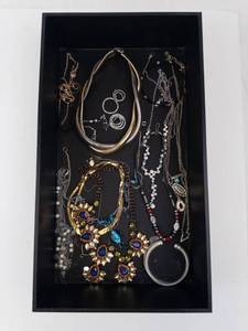Costume Jewelry Collection - Necklaces, Bracelets, Rings, Beads & Pearls
