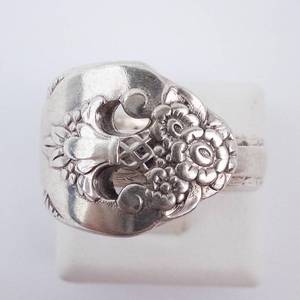 Edwards England Spoon Ring - Handmade Silvertone Floral Bouquet Top