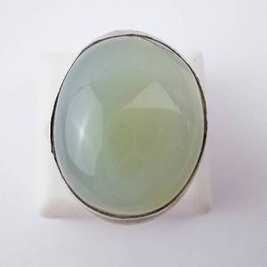 Sterling Silver Green Moon Stone Ring. Size 8
