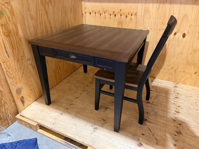 lot 3 image: Dining Room