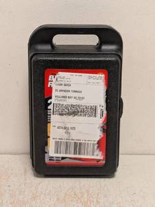 lot 19 image: WELDED BOTTLE JACK WITH STORAGE CASE