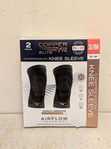 lot 58 image: NEW COPPERFIT ELITE COMPRESSION KNEE SLEEVE SMALL 2PK