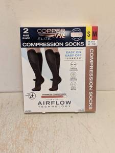 lot 60 image: NEW COPPERFIT ELITE COMPRESSION SOCKS SMALL 2PK