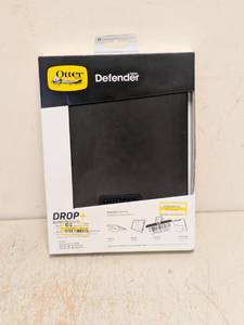 lot 79 image: NEW OTTER BOX DEFENDER TABLET CASE BLACK