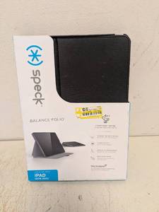 lot 82 image: NEW SPECK BALANCE FOLIO IPAD (2019-2021)