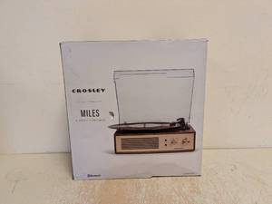 lot 97 image: CROSLEY 3-SPEED TURNTABLE