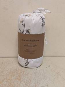 lot 167 image: NEW REVERSIBLE PATTERNED DUVET COVER 3PC