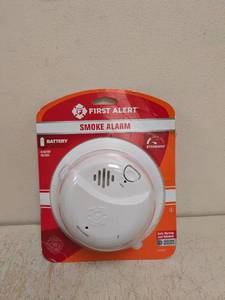 lot 194 image: NEW FIRST ALERT SMOKE ALARM