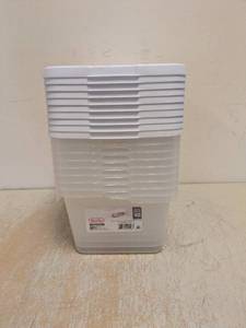 lot 202 image: NEW STERILITE TOTES 10PK