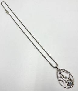 lot 21S image: Sterling Silver Teardrop Pendant Necklace