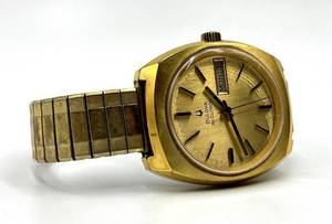 lot 56S image: Bulova Accutron Mens Gold Tone Watch