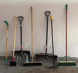 lot 94R image: G - Shovels, Brooms and More
