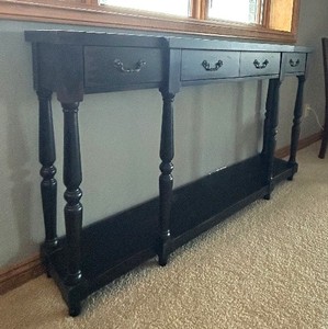 lot 11 image: LL - Black Console Table With 3 Drawers -