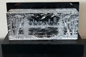 lot 85C image: LL - Etched Crystal City Skyline Glass Paperweight