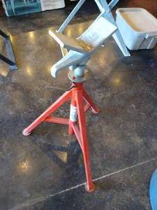lot 3 image: Ridgid Pipe Stand