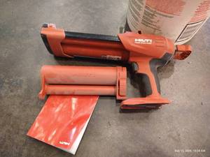 lot 75 image: Hilti HDE 500-A22 Battery-Powered Caulking Gun - No Battery or Charger