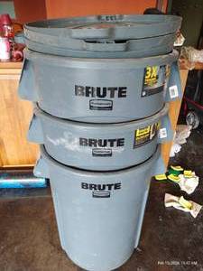 lot 84 image: (3) Rubbermaid Brute 44 Gallon Garbage Cans with Lids
