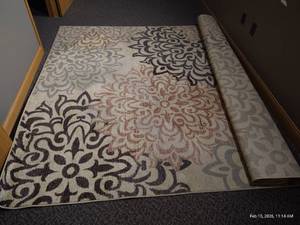 lot 89 image: 90 x 124 Rug