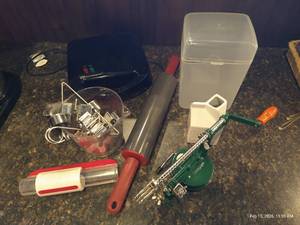 lot 102 image: Kitchen Lot - Rolling Pin, Cookie Cutters, Waffle Maker