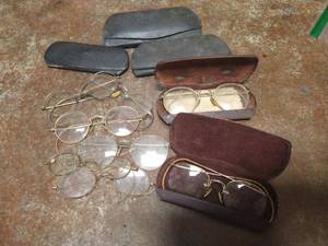 lot 148 image: Collection of Vintage Eye Glasses