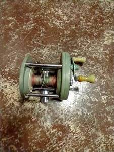 lot 164 image: Vintage Shakespeare 1900 Fishing Reel