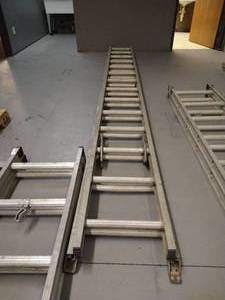 lot 169 image: Werner 28 Aluminum Extension Ladder