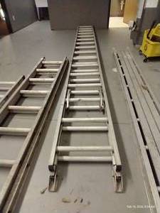 lot 170 image: Werner 32 Aluminum Extension Ladder