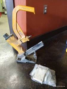 lot 178 image: Bostitch Flooring Installation Nailer