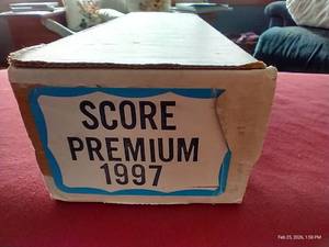 lot 260 image: 1997 Score Premium Cards - Full 800 Card Box
