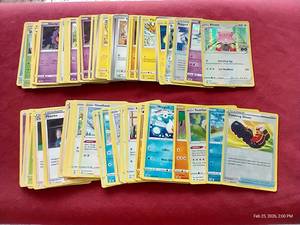 lot 261 image: (100) Pokemon Cards