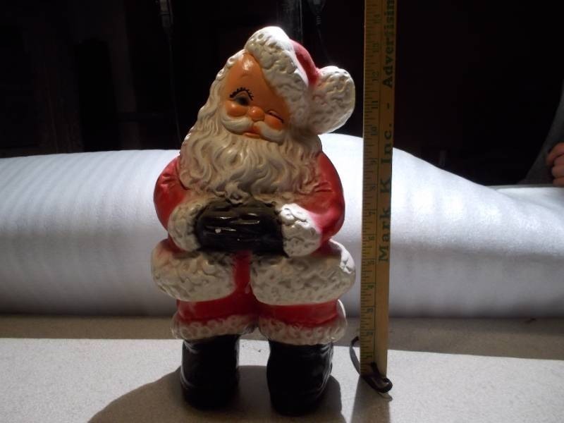 lot 4 image: Winking Santa Claus Bank