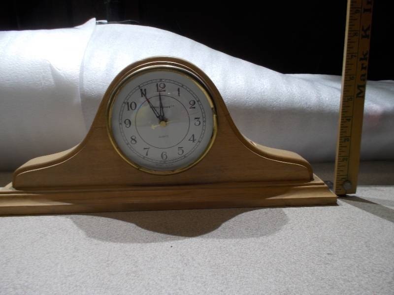 lot 7 image: Howard Miller Nicholas Mantel Clock
