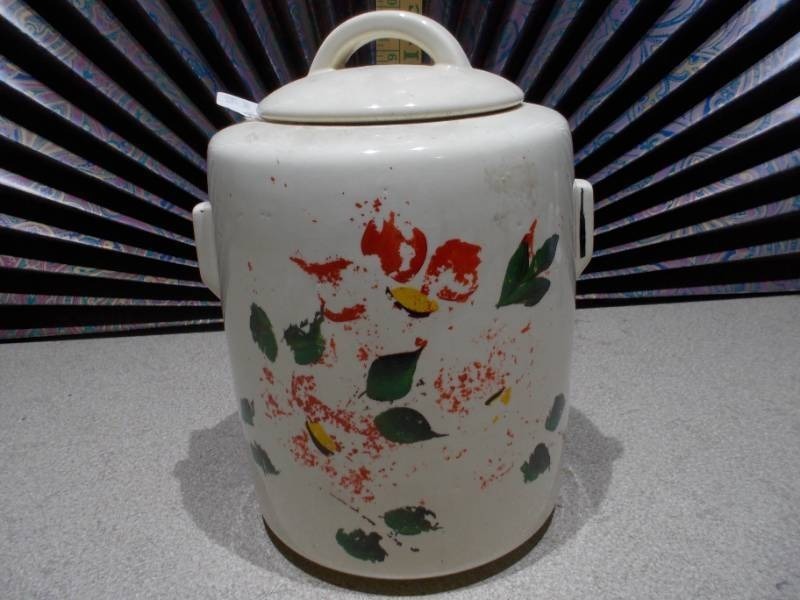 lot 36 image: The item pictured is a vintage McCoy pottery cookie jar