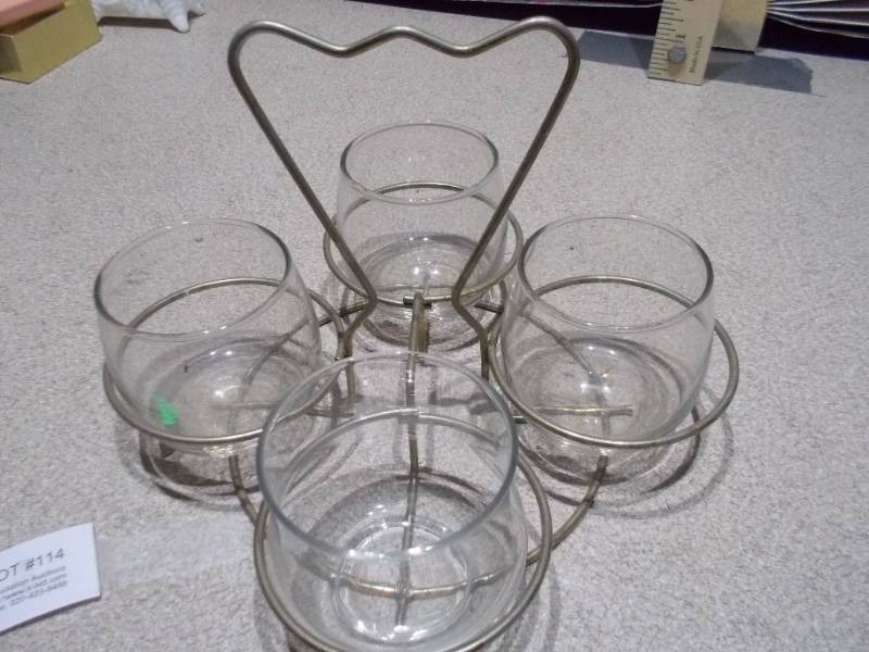 lot 114 image: This is a vintage Mid-Century Modern (MCM) condiment caddy with four roly poly glasses