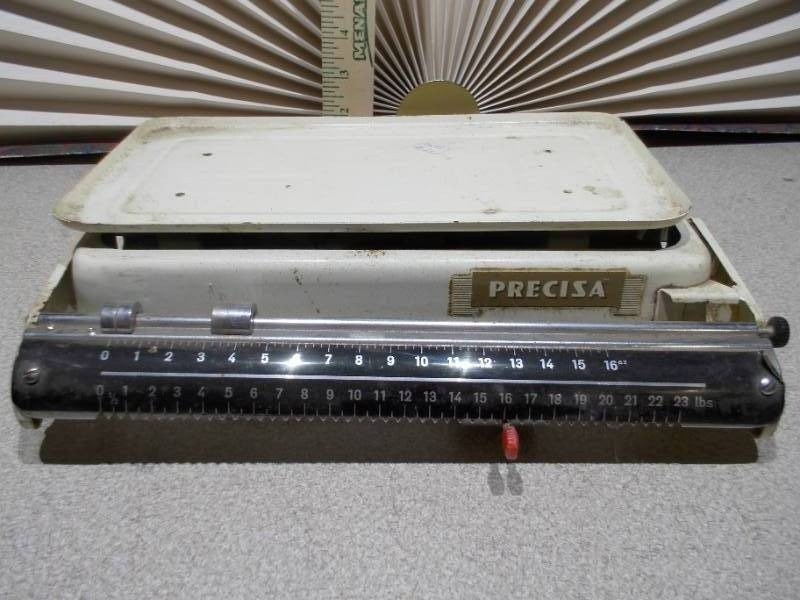 lot 127 image: This is a vintage Precisa mechanical kitchen or balance scale