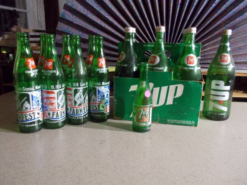 lot 237 image: 7Up Bottles-Combined Posts