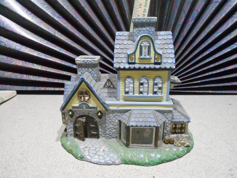 lot 172 image: This is a PartyLite Olde World Village Candle Shoppe Tealight House